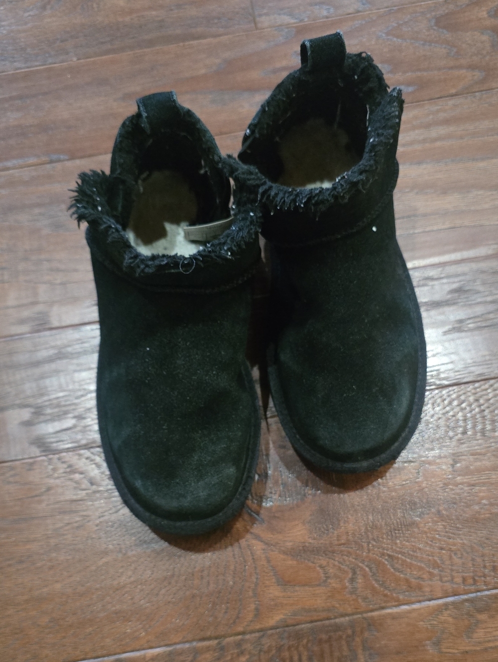 Koolaburra Kids Black Faux-Suede Winter Ankle Boots